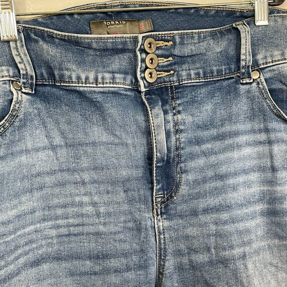 Torrid Premium Blue Denim Crop Cuffed Jegging Jeans Size 26R - Picture 16 of 16